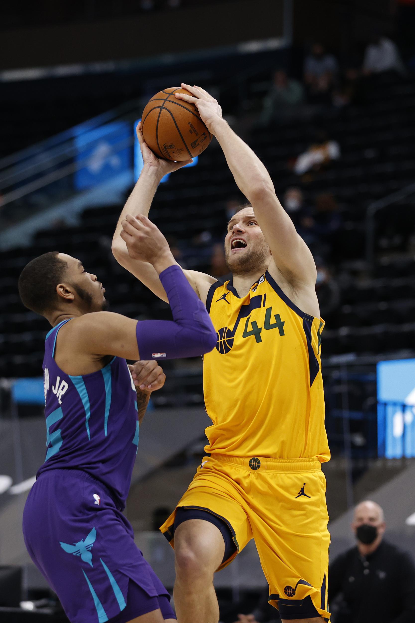 关键时刻中超焦点战，犹他爵士主帅复盘，气氛紧张，细节决定成败的简单介绍